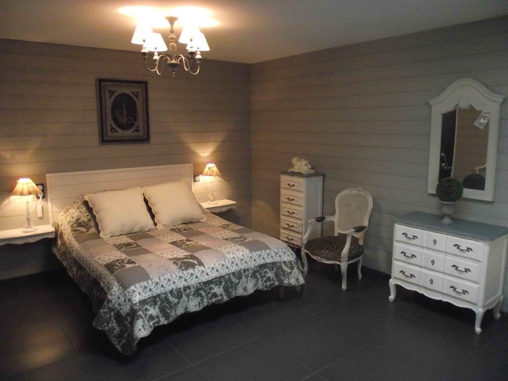 LES BELLES ÉPOQUES B&B - JACUZZI - PISCINE - TERRASSES - BRUMISATEURS - Proche Puy du Fou Saint-Germain-sur-Moine Camera foto