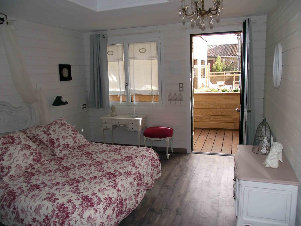 LES BELLES ÉPOQUES B&B - JACUZZI - PISCINE - TERRASSES - BRUMISATEURS - Proche Puy du Fou Saint-Germain-sur-Moine Esterno foto