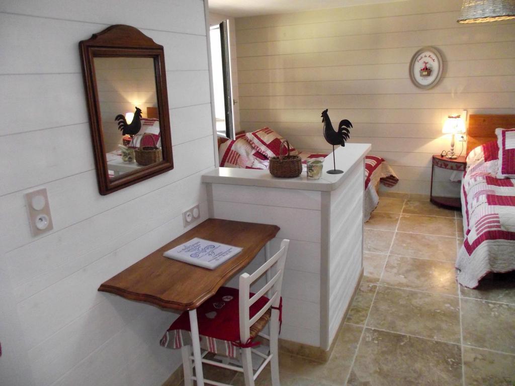 LES BELLES ÉPOQUES B&B - JACUZZI - PISCINE - TERRASSES - BRUMISATEURS - Proche Puy du Fou Saint-Germain-sur-Moine Camera foto